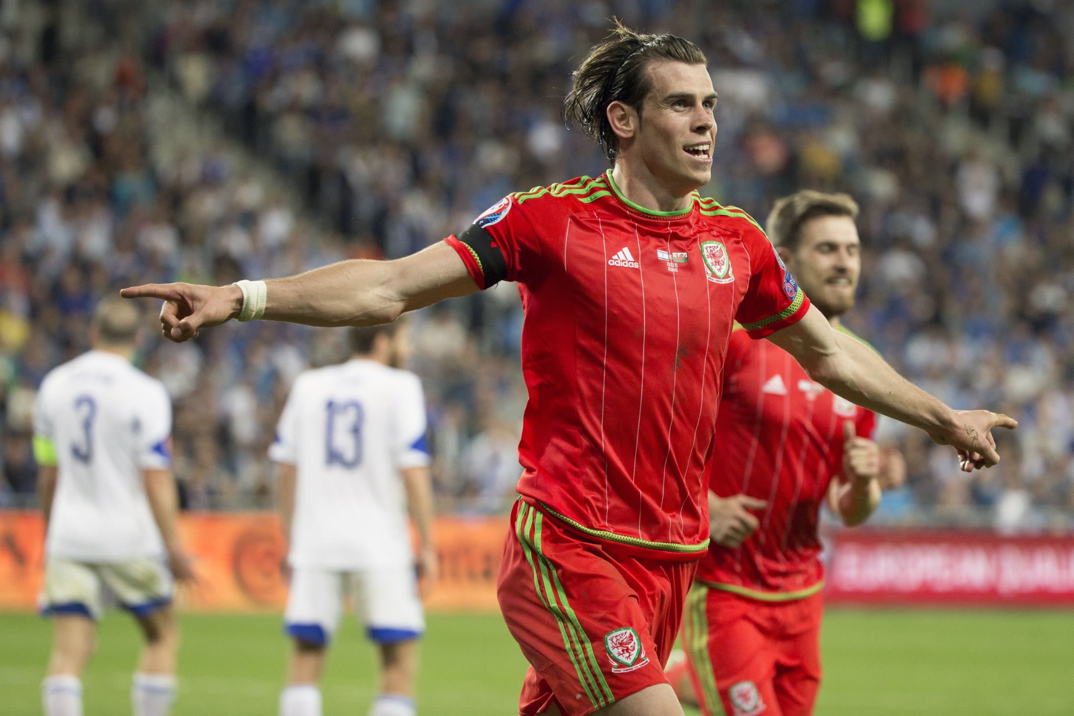 fregar escritura Moral Bale stars in Euro 2016 win | CNN