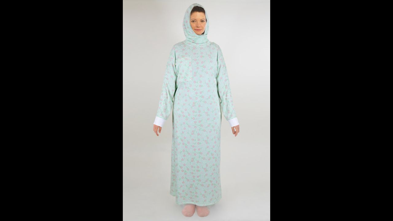 03 hospital gown