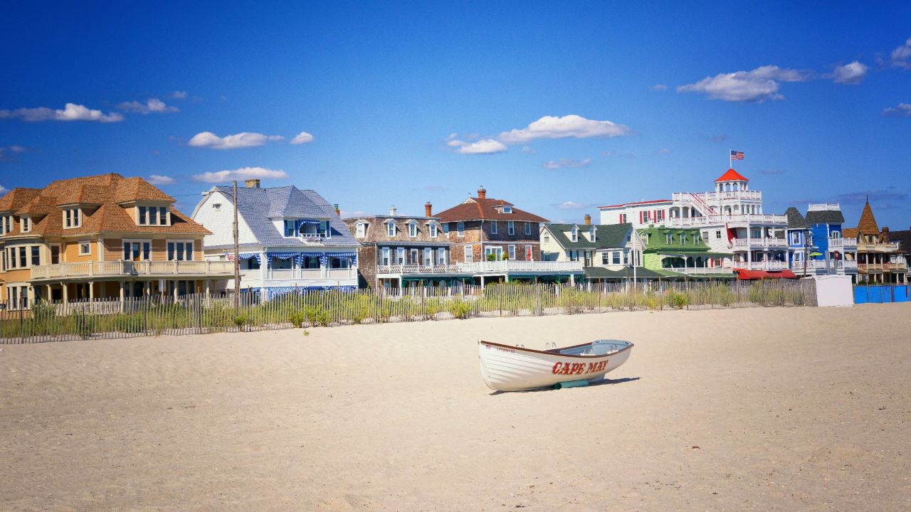 <strong>Check out these beaches. </strong>FamilyVacationCritic.com picked its 10 best family-friendly U.S. beaches for 2015, including Cape May Beach in Cape May, New Jersey. On the list of recommended stops: free <a href="http://www.capemay.com/activities/movies-on-the-beach.html" target="_blank" target="_blank">"Movies on the Beach"</a> on Thursday nights during some summer months. 