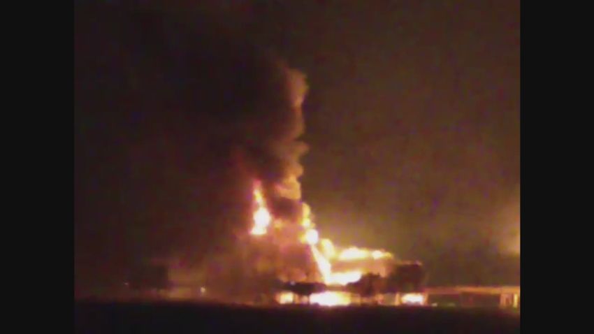 cnn vo mexico pemex oil platform fire ciudad del carmen_00002221.jpg