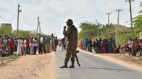 A Kenyan soldier stands guard in Garissa on April 2, 2015.