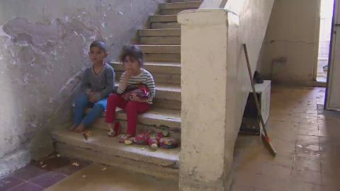 stw pkg karadsheh iraq somber easter_00013012.jpg