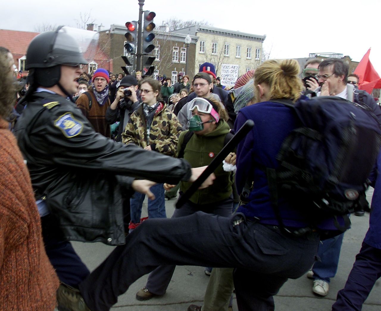 Quebec, 2001: Masivas protestas y enfrentamientos con la policía