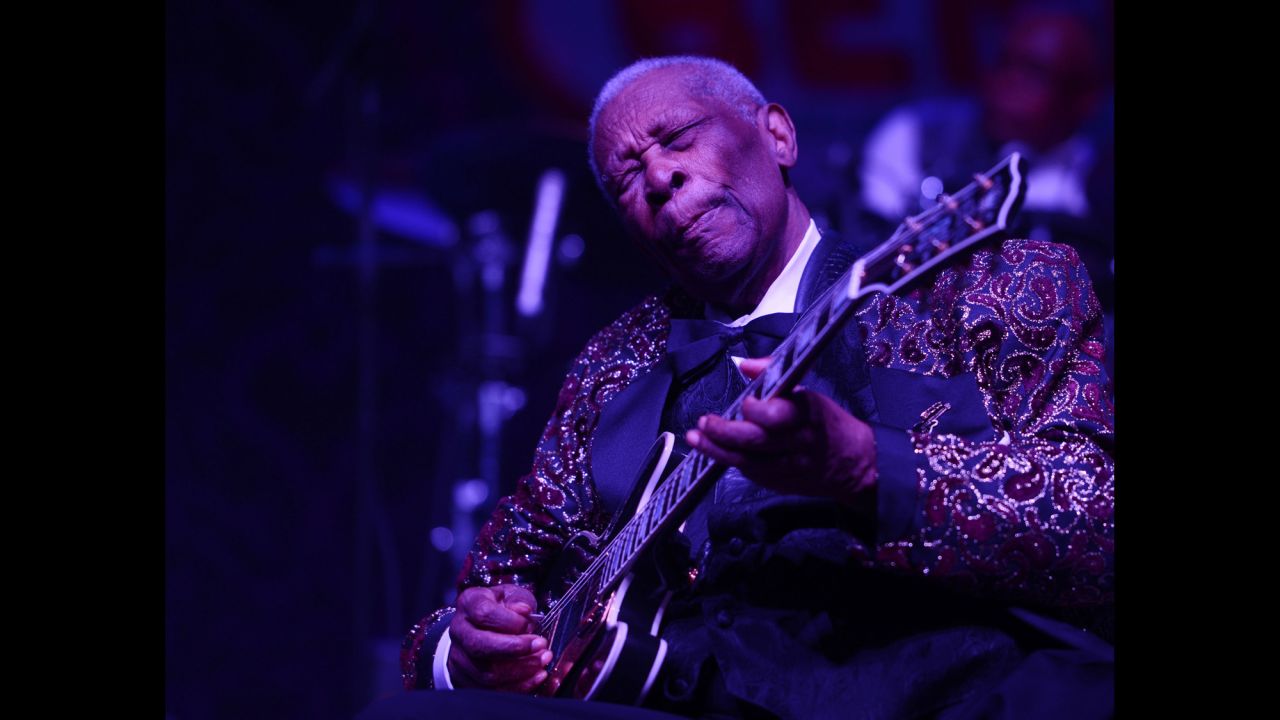 King performs at the 2014 Big Blues Bender in Las Vegas.