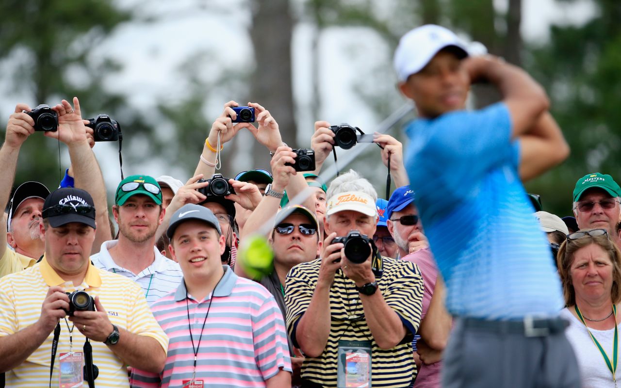 Fourteen-time major champion Tiger Woods was at Augusta on Monday to tune up for this week's Masters. As ever, the former world No. 1 was followed round the famous course by an eager few thousand spectators.