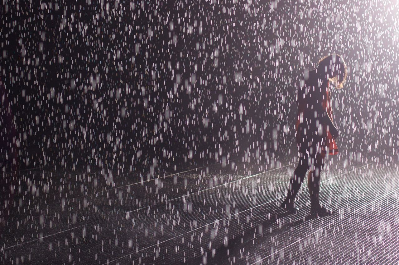 Being rained on -- indoors -- without a touch of water hitting you head. That was the paradoxical promise of interactive design specialists<a href="http://random-international.com/work/" target="_blank" target="_blank"> Random International</a>'s "Rain Room" at London's Barbican Centre.