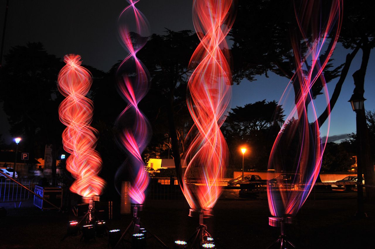 A spinning rope passed through what Friedlander calls a "chromastrobic" light beam -- one that changes color faster than the eye can see -- produces remarkable phenomena. <a href="https://www.youtube.com/watch?v=NUZkdQcK4FM" target="_blank" target="_blank">Watch.</a>