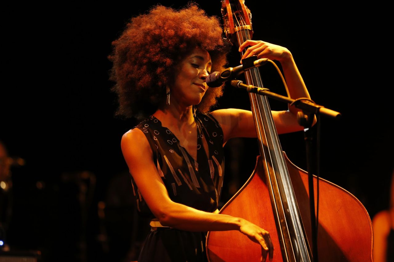 La edición de este año de KJF ha atraído a músicos internacionalmente reconocidos como Esperanza Spalding .