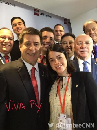 El presidente de Paraguay Horacio Cartes acompañado de su gabinete.