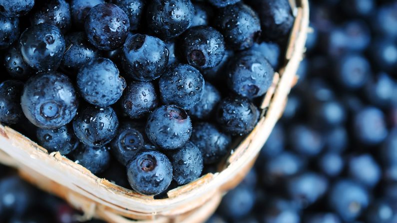 Blueberries, strawberries and other berry family members make the MIND diet with a suggested two servings a week. A <a href="index.php?page=&url=http%3A%2F%2Fwww.ncbi.nlm.nih.gov%2Fpubmed%2F24117094" target="_blank" target="_blank">rich source of antioxidents and flavonoids, blueberries </a>have been shown to improve memory, cognition and spatial memory, <a href="index.php?page=&url=http%3A%2F%2Fwww.ncbi.nlm.nih.gov%2Fpubmed%2F23723987" target="_blank" target="_blank">according to earlier studies.</a>