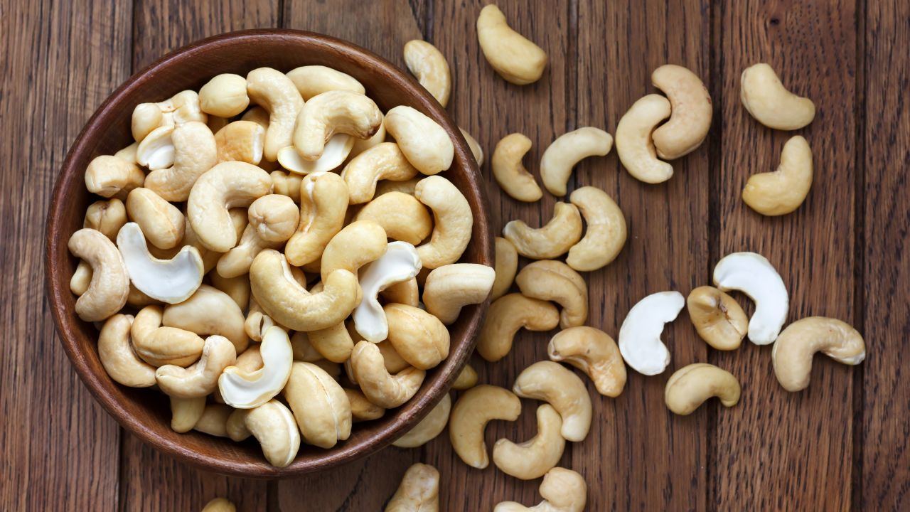 Cashews contain zinc, which could help in reducing your anxiety. 