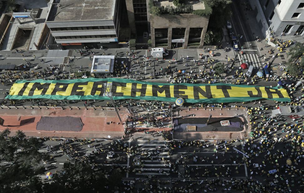 Protesters denounce corruption and demand the impeachment of Rousseff.