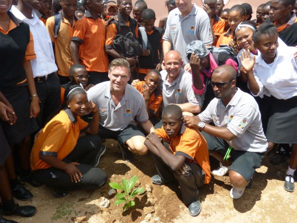 Global United players teamed up with footballers and schoolchildren to plant more than 550 new trees during the visit to Namibia. Driller, Baumgartner and Goraseb show them how it is done and play their part in the U.N. Billion Tree Campaign to combat global warming.