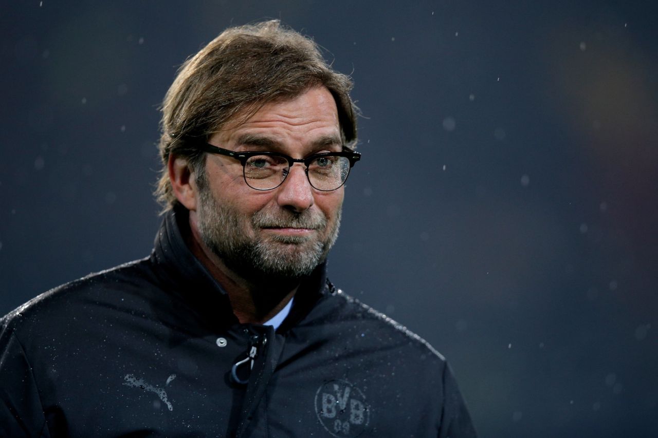 When all is going well and his team is playing well, Klopp is serene. During his spell at BVB, he saw players like Marco Reus, Mario Gotze and Lewandowski effortlessly defeat the opposition, meaning he can relax on the touchline.