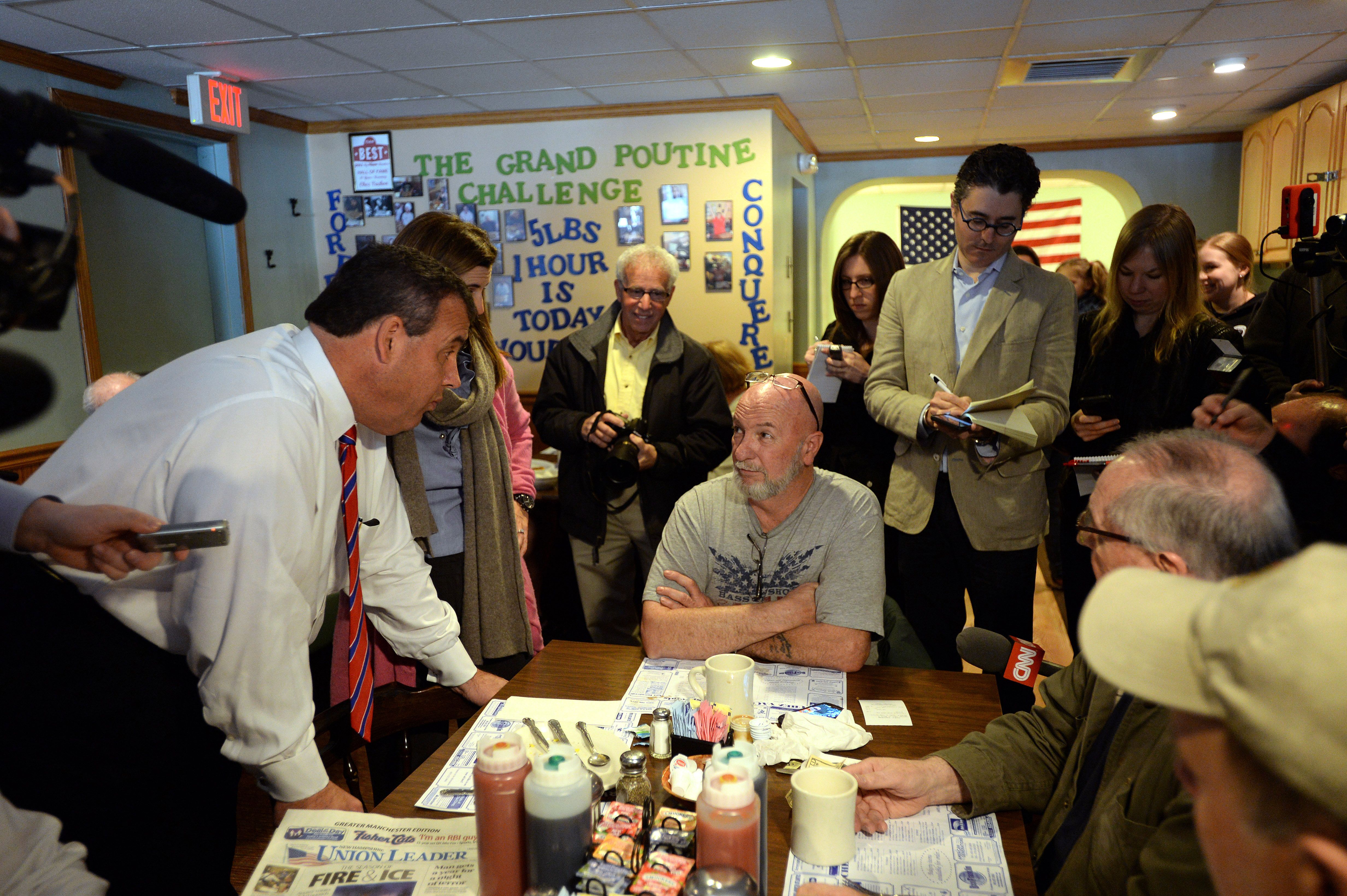 Chris Christie Drops Out of Presidential Race After New Hampshire Flop -  The New York Times