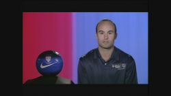 cnnee cafe perez landon donovan intv_00003626.jpg