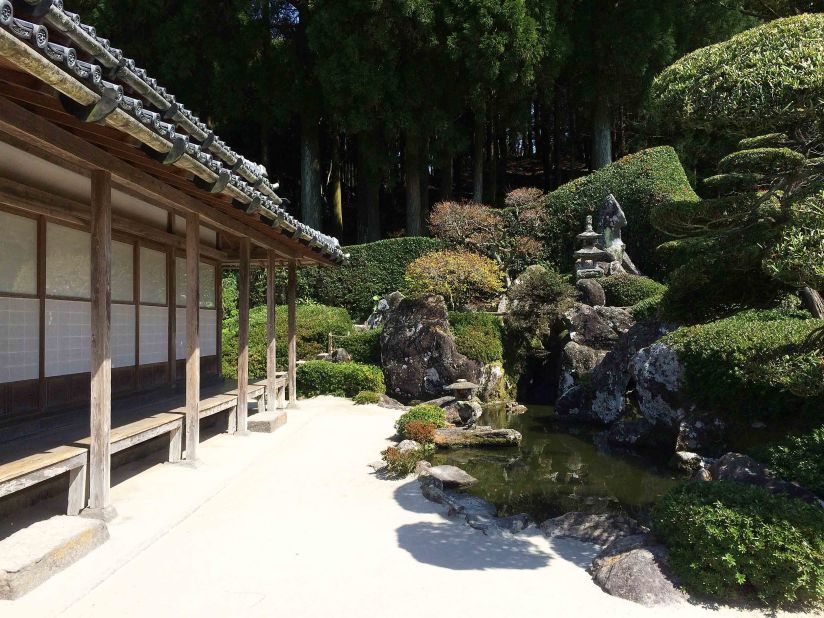 The Mori Shigemitsu Garden is the only one out of seven samurai residence gardens in Chiran to include a pond.