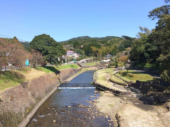 Known as Little Kyoto of Satsuma (today the city is called Kagoshima) because of the elegant architecture that resembles that found in Kyoto, Chiran was home to more than 500 samurai residences during the late Edo period of the 19th century. 