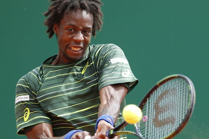In the day's first semifinal, the in-form Gael Monfils took on Tomas Berdych.