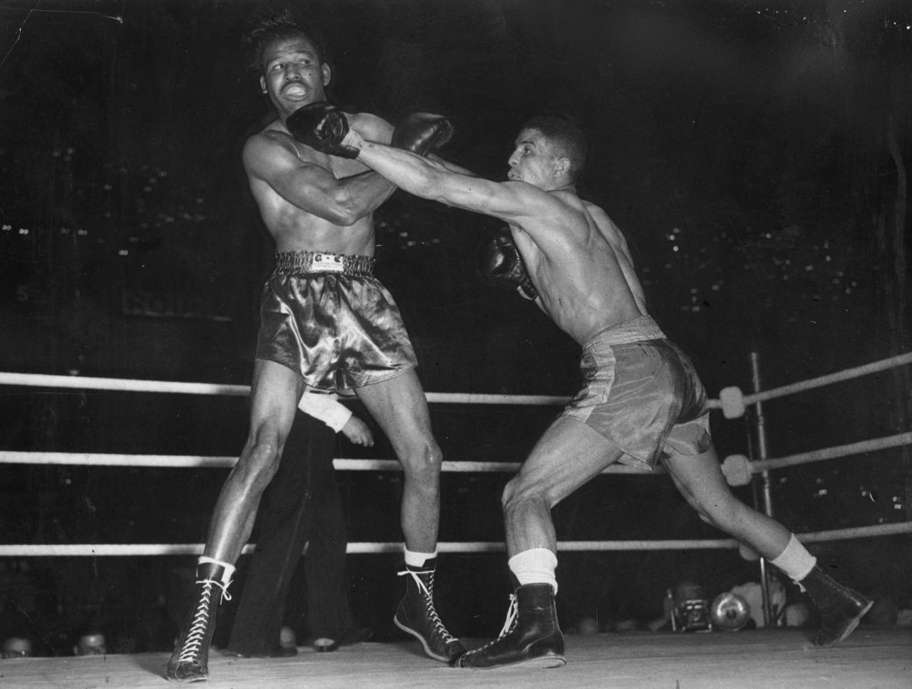 Mayweather would contest the point, but for many "Sugar" Ray Robinson was the best boxer to ever set a foot into the ring. His glittering career was not without its hiccups, however.<br /><br />Journeying to London with a record of 128-1-2, few reckoned Randy Turpin stood a chance against the American. But blessed with confidence and indefatigable spirit the Brit let fly his jab and kept the dancing feet of Robinson in check, claiming the middleweight crown after 15 rounds.