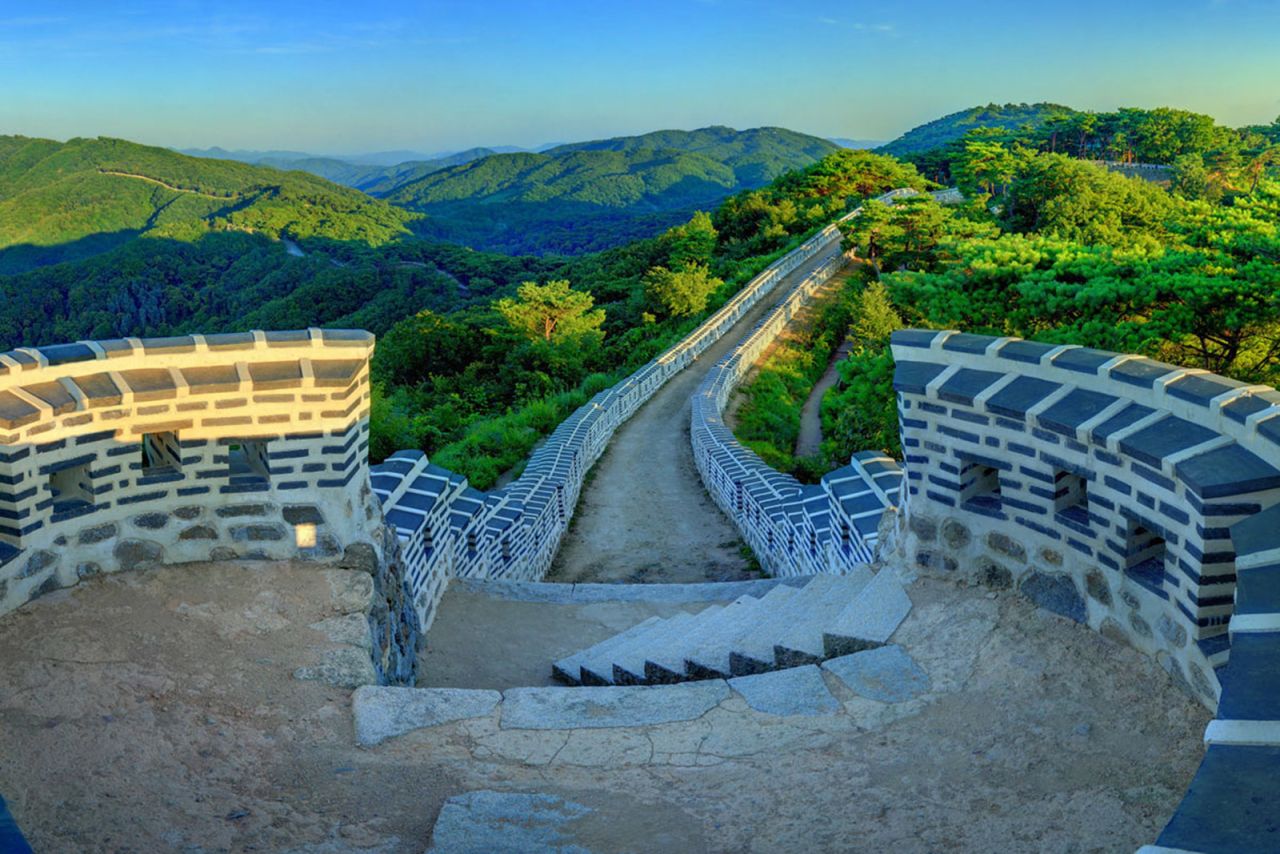 <strong>Namhansanseong Fortress: </strong>Located on Mt. Namhan in Gyeonggi Province, this 12-kilometer-long earthen fortress was originally built 2,000 years ago and reconstructed in 1621. With lots of hiking trails in the area, it's a popular place for day excursions.