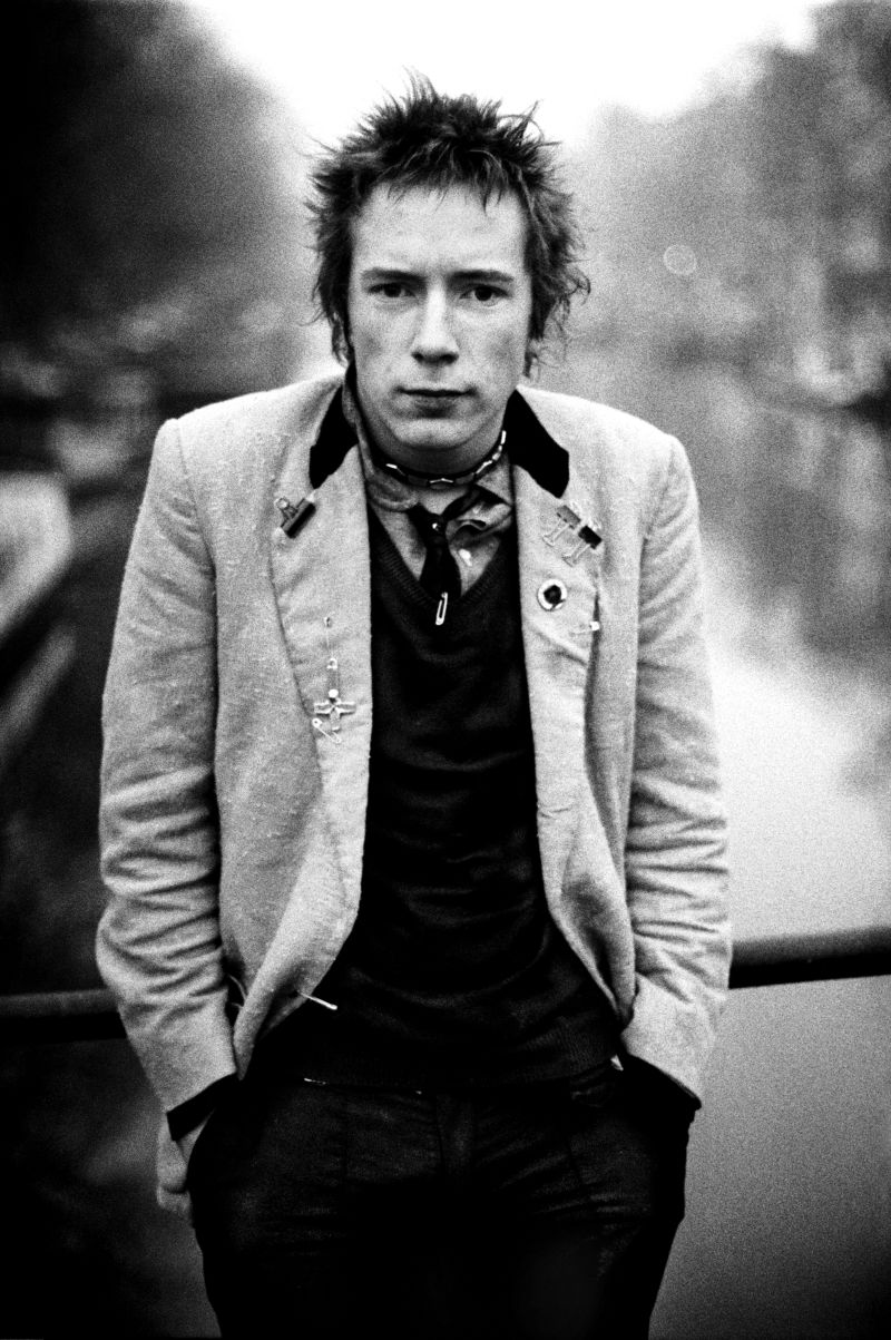ANTON CORBIJN looking at a most〜 The Human Angle: Legendary Photographer Anton Corbijn at