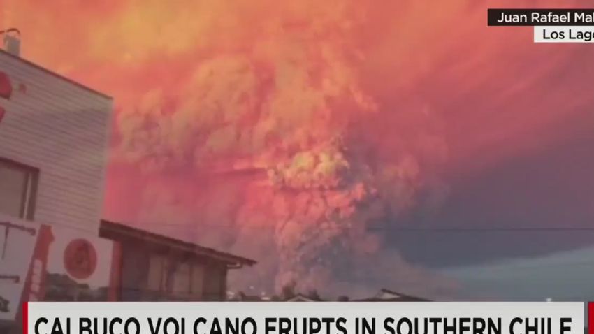 nr vo chile volcano erupts _00000310.jpg