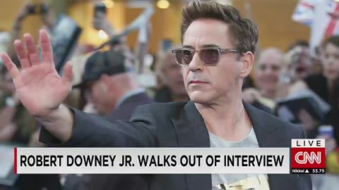 sot cnni robert downey jr walks out of interview_00003914.jpg