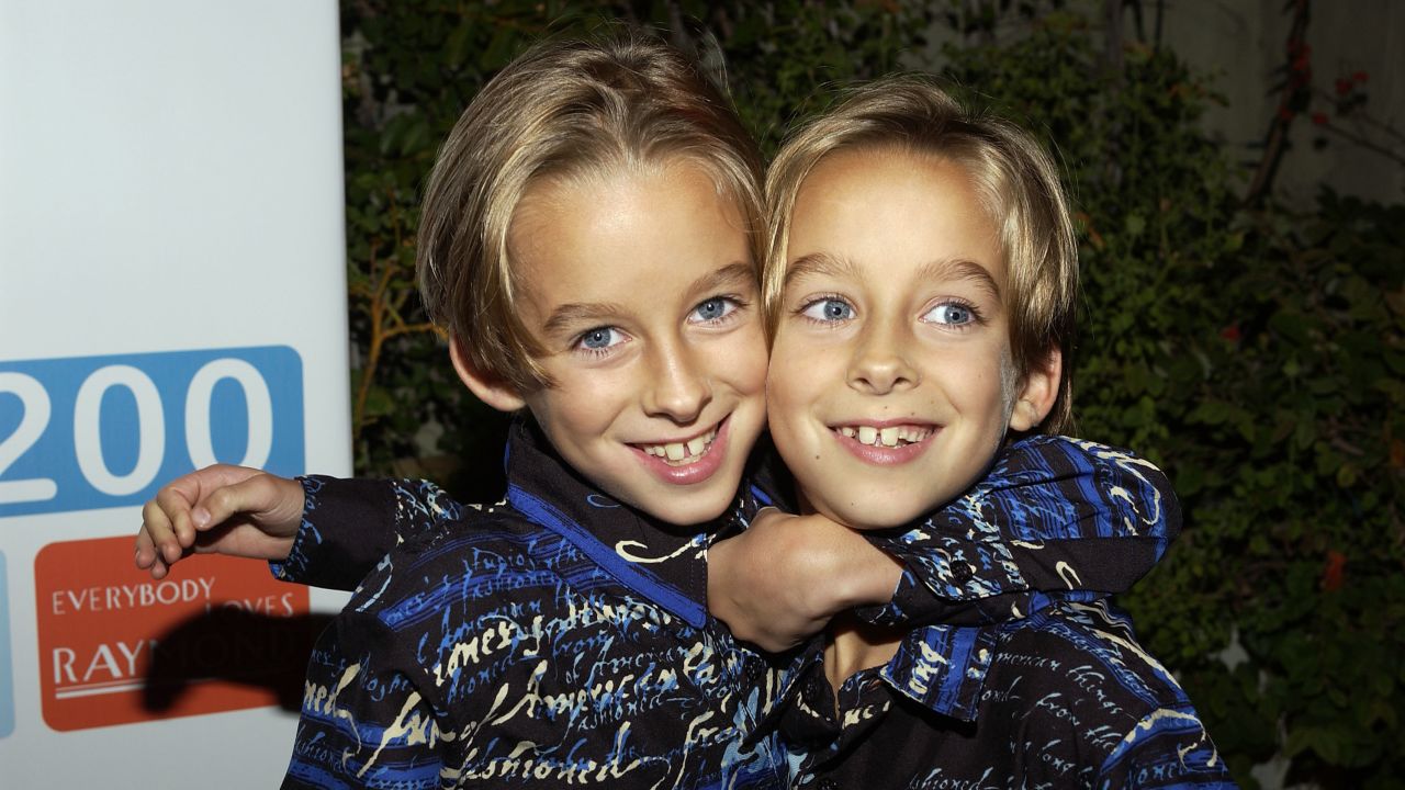 BEVERLY HILLS, CA - OCTOBER 14: (L-R) Actors Sawyer and Sullivan Sweeten arrive at the party celebrating the 200th Episode of 'Everybody Loves Raymond' on October 14, 2004 at Spago in Beverly Hills, California. (Photo by Amanda Edwards/Getty Images)