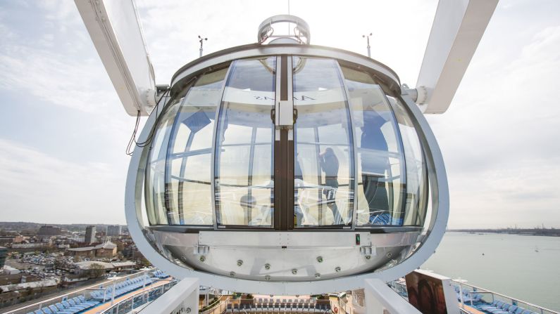 Anthem also has a hydraulic viewing pod, the "North Star," that extends into the air to offer a helicopter-style aerial view of the ship.