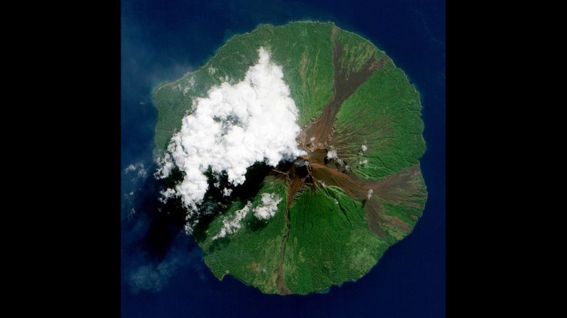 NASA acquired this image of Manam Volcano, Papua New Guinea, on June 16, 2010. 