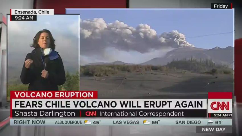 Volcano erupts in chile_00010410.jpg
