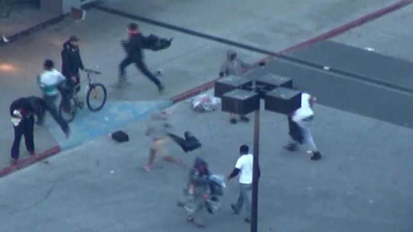 erin bpr rioters looting baltimore mall _00033120.jpg