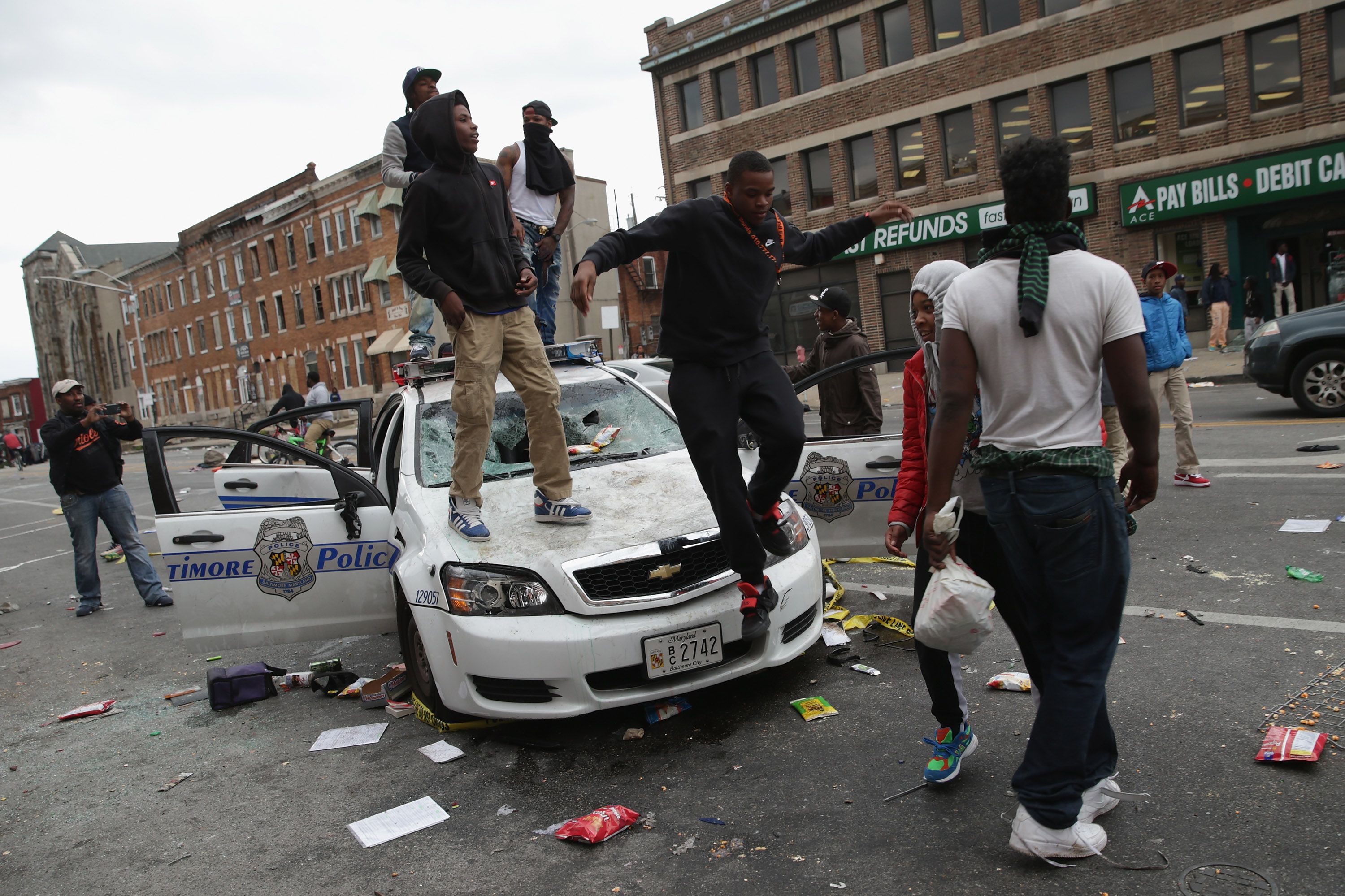 Baltimore protests turn violent; police injured | CNN