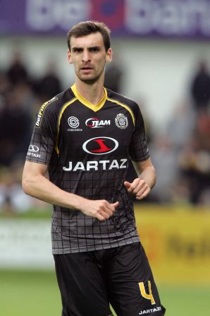 Lokeren announced the death of its defender Gregory Mertens on Thursday. The 24-year-old suffered a cardiac arrest on the football field during a reserve game on Monday. 