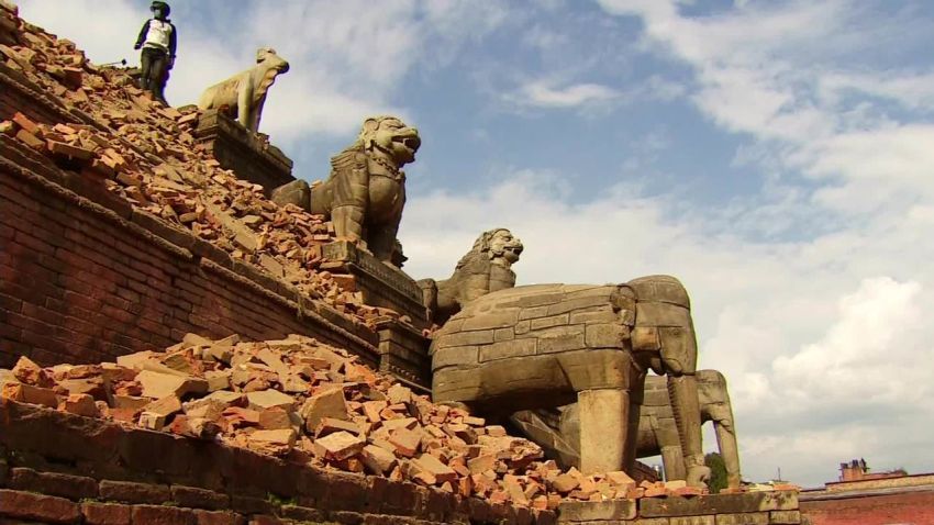 lok watson nepal bhaktapur damage_00010803.jpg