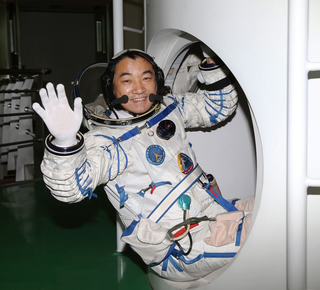 Zhang practices entering the return capsule on May 31, 2013.