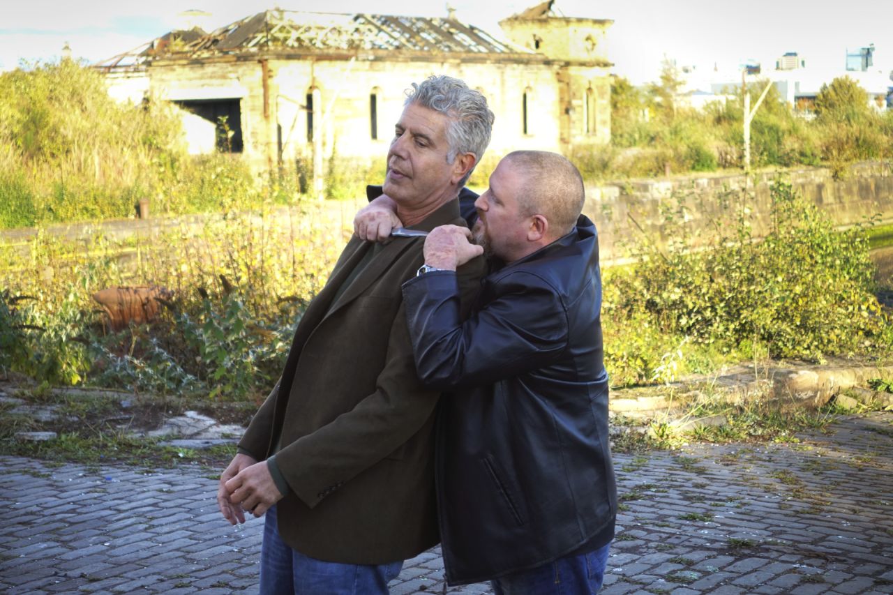 Knife violence is common in Scotland, so Bourdain gets a lesson at the docks in warding off an attack by <a href="http://www.ukknifedefence.com/" target="_blank" target="_blank">knife defense instructor Mark Davies</a>.