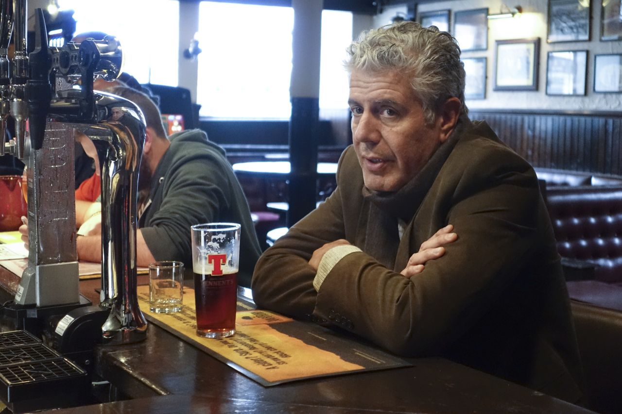 Bourdain heads to Glasgow, Scotland's biggest city, for a pint at Old College Bar.