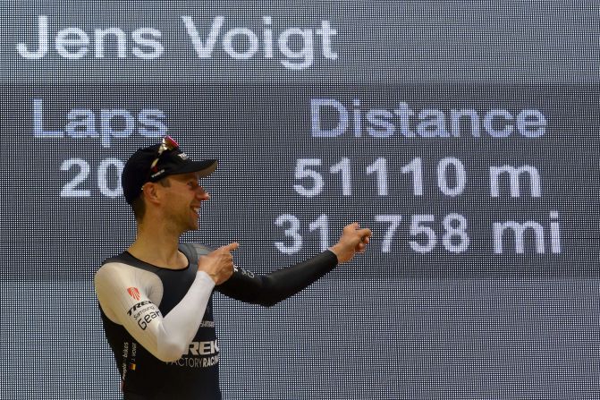 Germany's Jens Voigt was the first to pass the "unified record" in September when, the day after his 43rd birthday, he rode 51.110 km. 