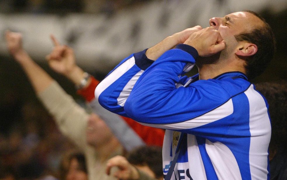 Deportivo fans could scarcely believe what they were watching as the might of Milan was torn apart. With just 15 minutes remaining, Fran netted his side's fourth of the night to give Deportivo a 5-4 victory. The result sent shockwaves through European football.