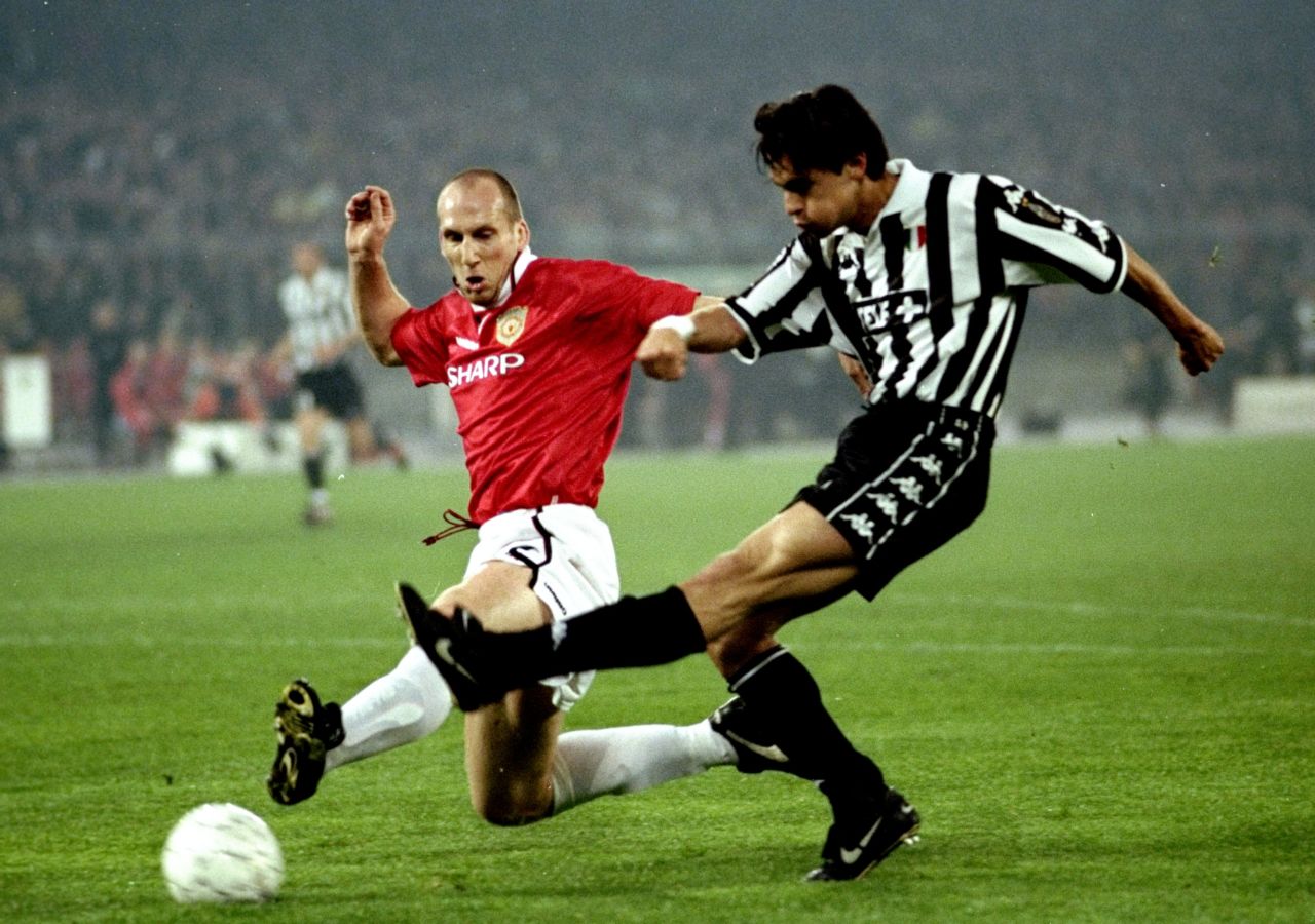 After a 1-1 draw in the first leg of its 1999 Champions League semifinal against Manchester United, Juventus looked certain to book a place in the final after a rapid start in the return match. The Italian side flew into a two-goal lead in the opening 11 minutes to move ahead 3-1 on aggregate. 