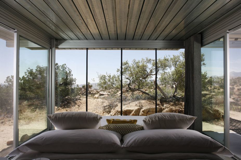 Completed in 2007, the energy efficient Off-grid itHouse was designed by L.A. firm Taalman Koch. The two-bedroom glass house accommodates four guests. 