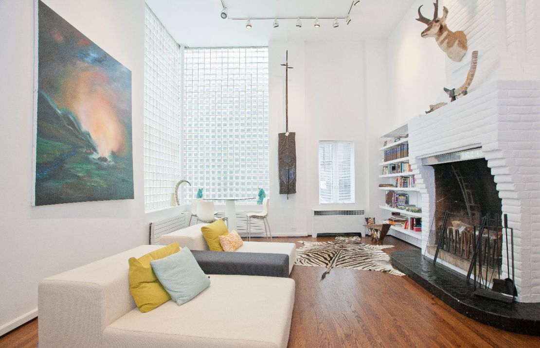 This modernist townhouse, just blocks from Michigan Avenue, can be yours for $1,255 a night.