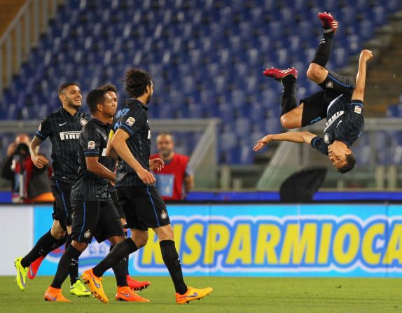 Hernanes doesn't hold back from celebrating against his former club. The Brazilian said: "It was the saddest backflip of my career. I didn't want to upset or disrespect the Lazio fans" but he had to do it for Claudio Lotito -- Lazio's president -- who recently criticized Hernanes' form. 