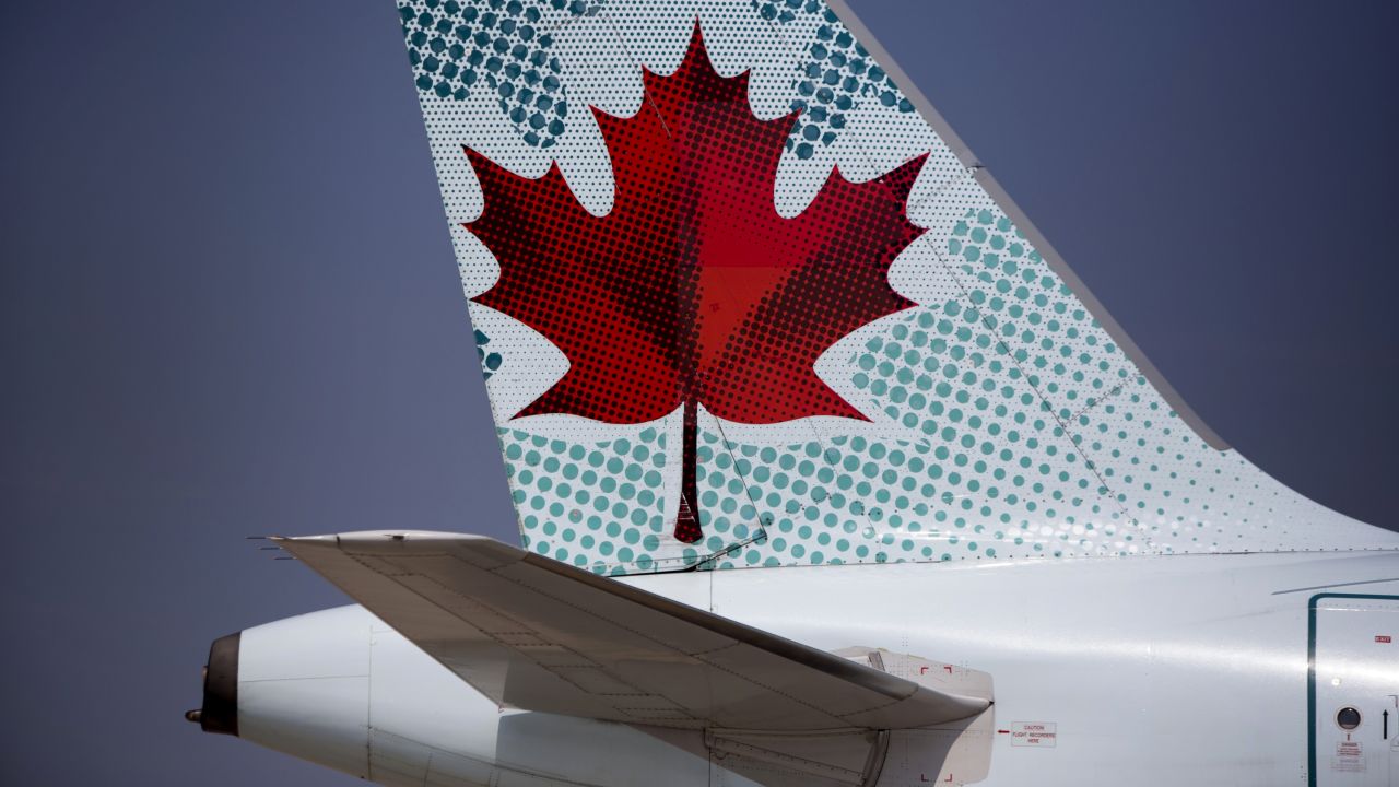 <strong>5. Toronto Pearson International Airport (YYZ): </strong>This Toronto airport is the only Canadian airport in the top 15. The top carrier is Air Canada. <br />