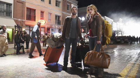 A married couple moves to North Dakota looking for high-paying jobs, but things don't come that easy on ABC's "OIL."
