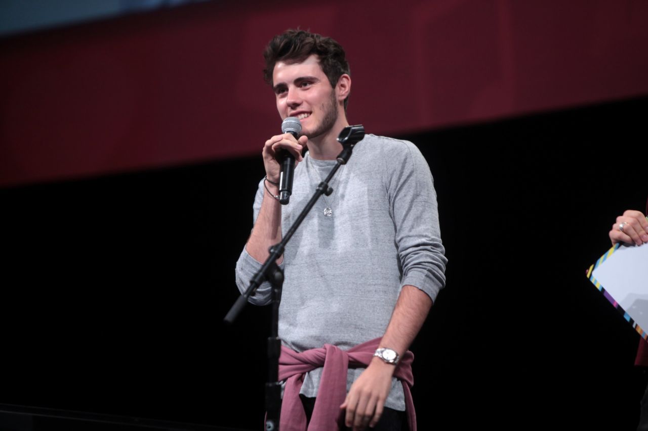 Alfie Deyes' Pointless Blog has garnered widespread popularity with over 4 million subscribers. Replying to comments and staying in touch with his followers has helped boost his success. 