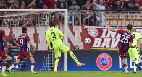 The Poland striker and Bastian Schweinsteiger were again involved as Thomas Muller scored a similar effort to put Bayern 3-2 ahead, but the 3-0 first-leg deficit proved too much.