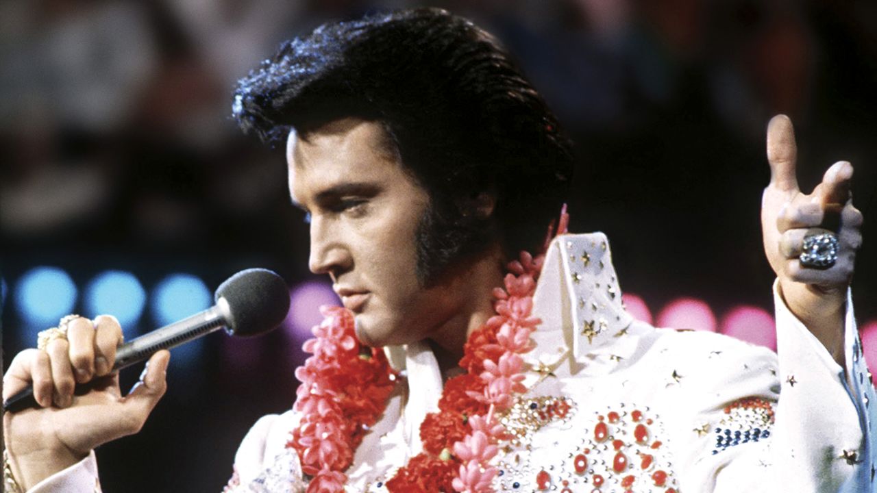On January 14, 1973, Elvis Presley wished the world "Aloha from Hawaii." The concert special aired live via satellite to more than 40 countries and an audience of more than 1 billion, its promoters claimed. Unfortunately for Elvis' fans on the mainland, the United States was not among those watching live because the show took place on the same day as Super Bowl VII. The concert was eventually broadcast in an expanded version in April. The soundtrack album reached No. 1 on Billboard's charts. It was the King of Rock 'n' Roll's last album to reach No. 1 in his lifetime.